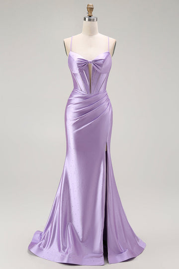 Vestido largo de fiesta con corsé de tirantes finos de sirena morada con cuentas y abertura